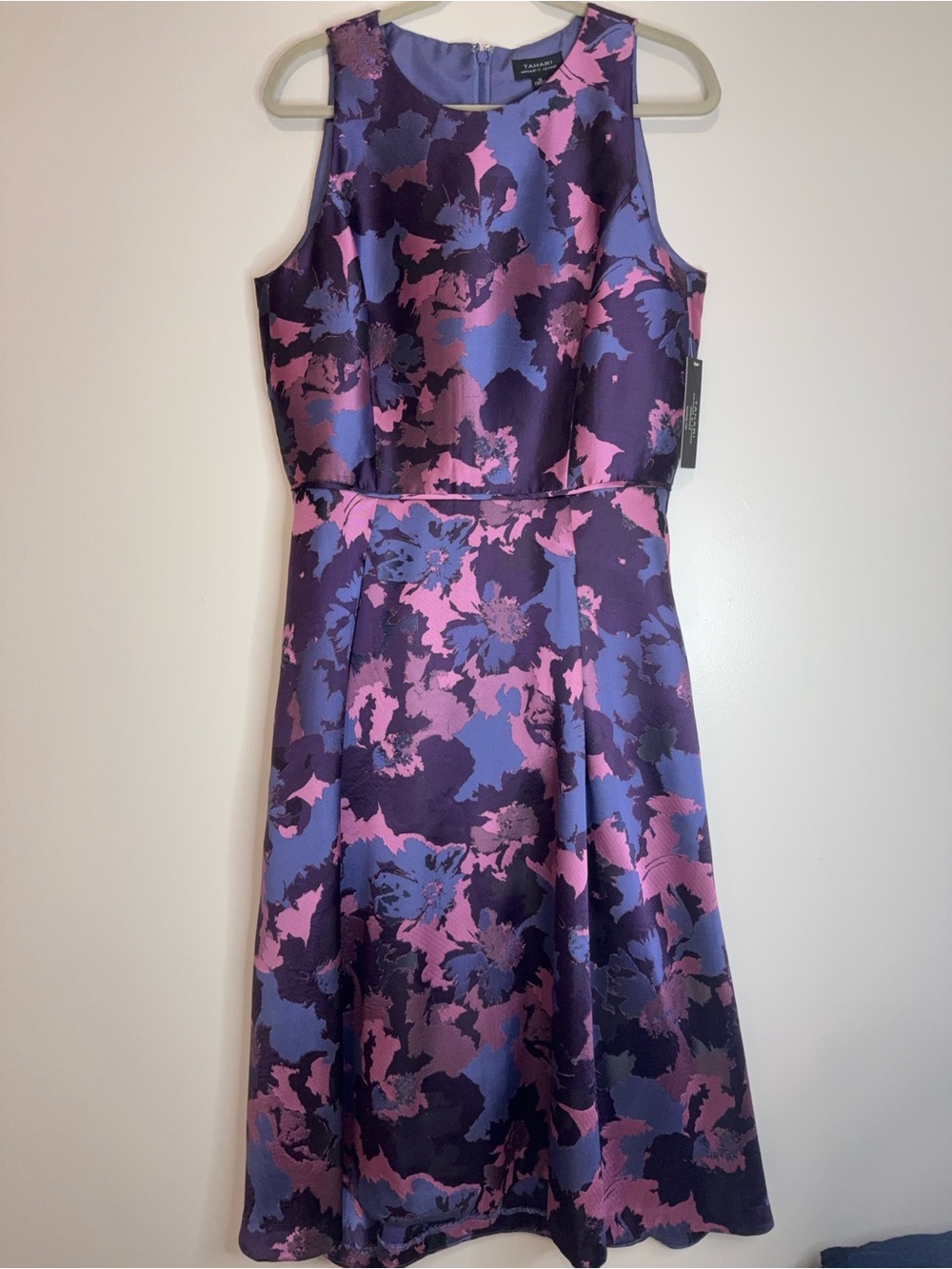Tahari NWT Sleeveless Floral Jacquard A-Line Dress in Purple and Pink size 12